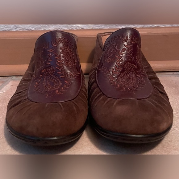 Sofft Brown Suede Slip On Mules Maroon Paisley Design Leather Onlay Women's; 9.5 - Picture 2 of 8